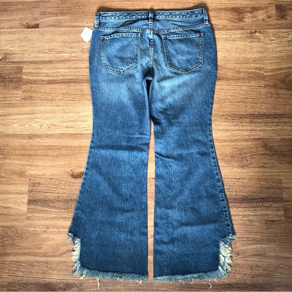 NWT Free People We The Free Vintage Wide Leg Flare Raw Hem Jeans size 30